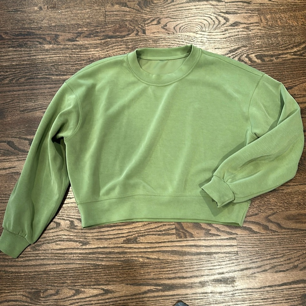 Lulu lemon olive softstreme cropped sweatshirt